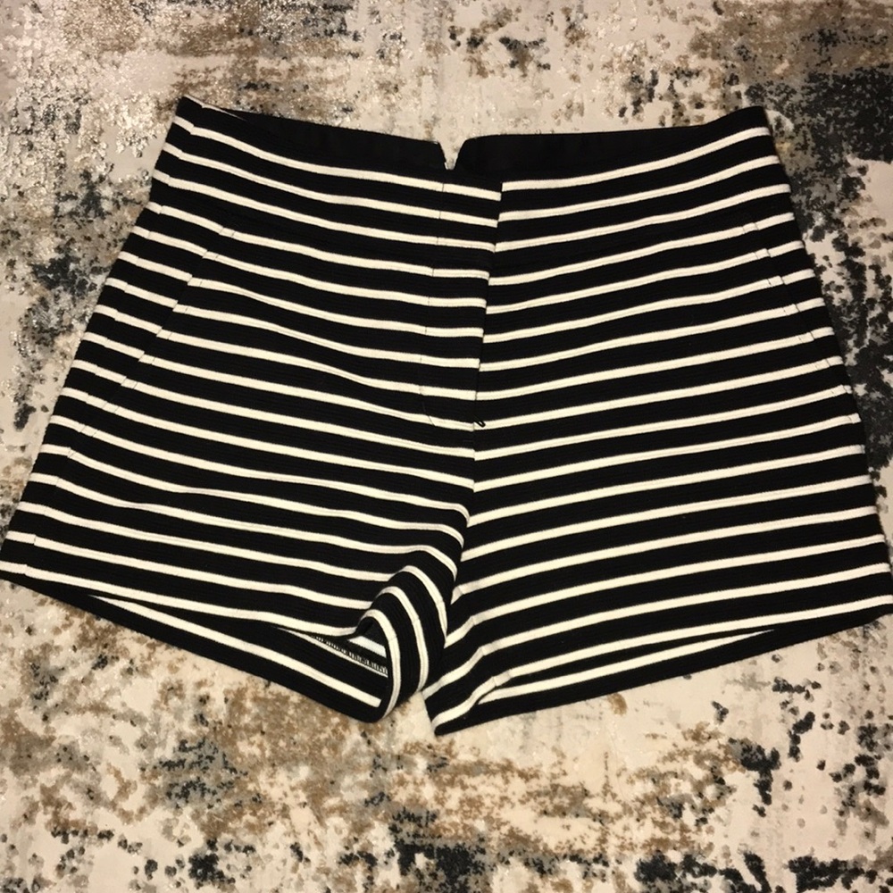 BCBGMAXAZRIA Pia shorts. New with tag